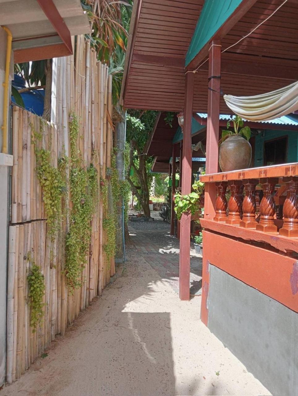 Free Concept Beach Resort Srithanu Exterior photo